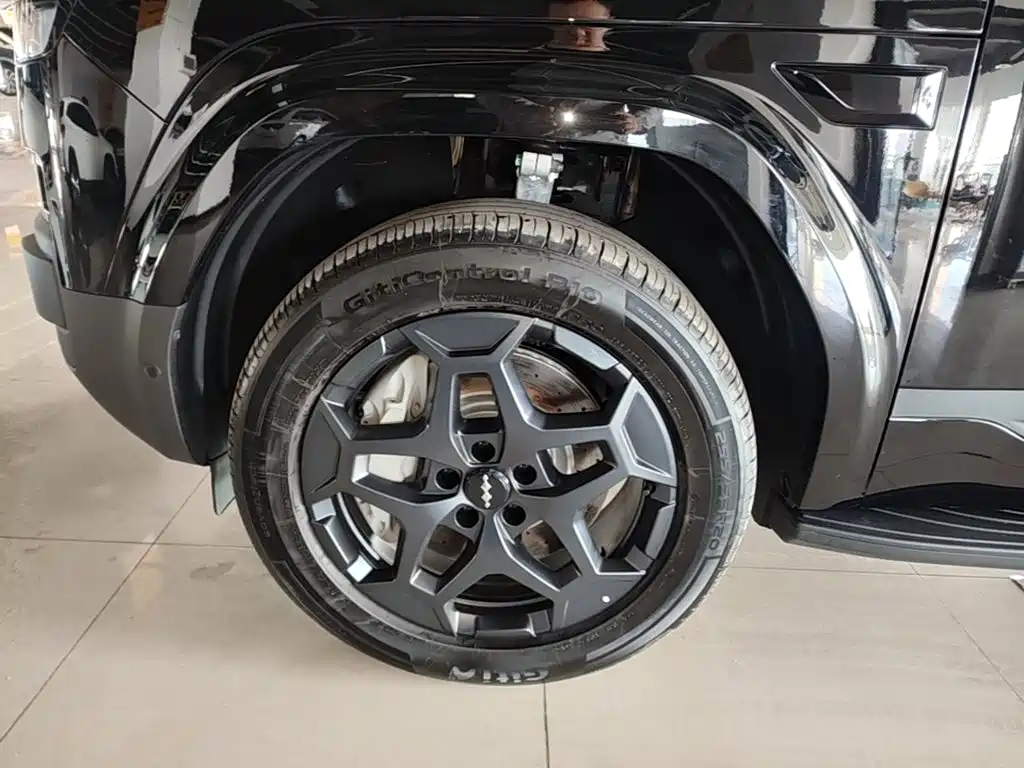Fang Cheng Bao Titanium 7 2026 2025 AWD Base Model