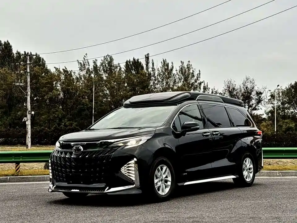 Toyota Sienna фото 11