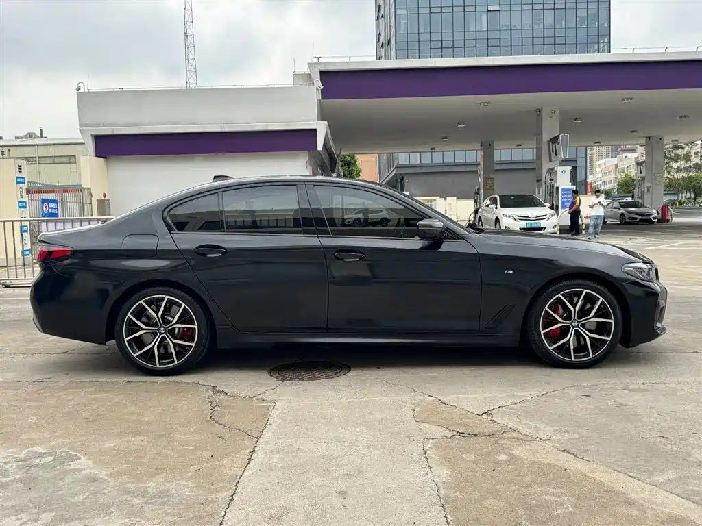 BMW 5 Series (Import) 2021 540i Style Edition M Sport Package фото 4