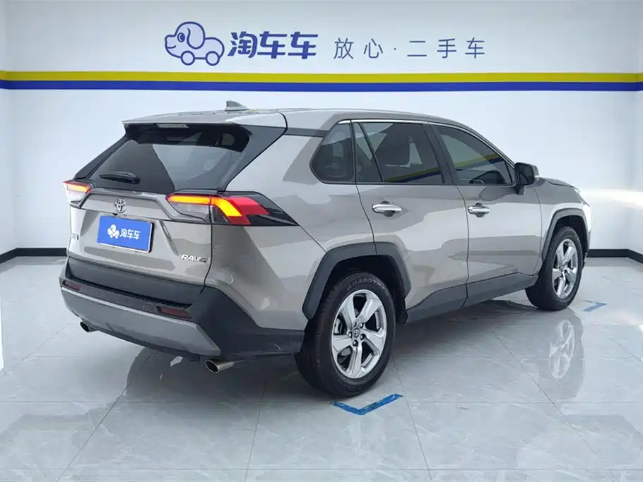 Toyota RAV4 Rongfang 2022 2.0L CVT 2WD Trend Plus Edition фото 3