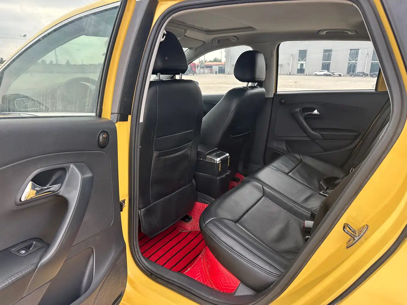 Volkswagen Polo 2012 2011 1.4L Automatic Style Edition