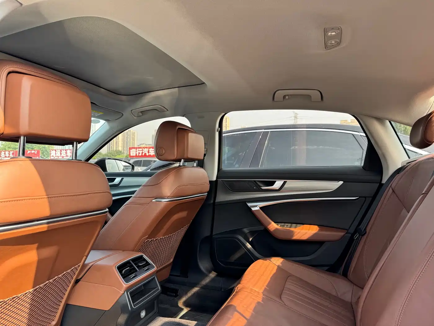 Фото 14 - Audi A6L