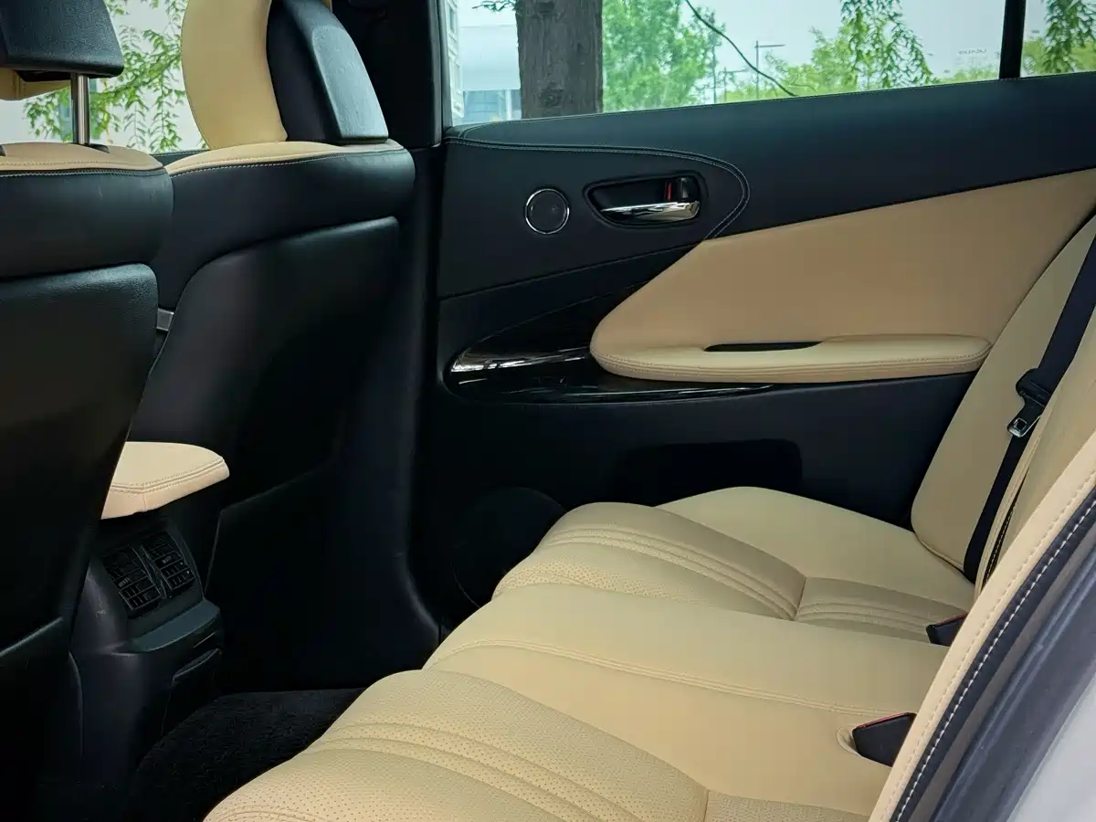 Lexus GS 2008 460 фото 27