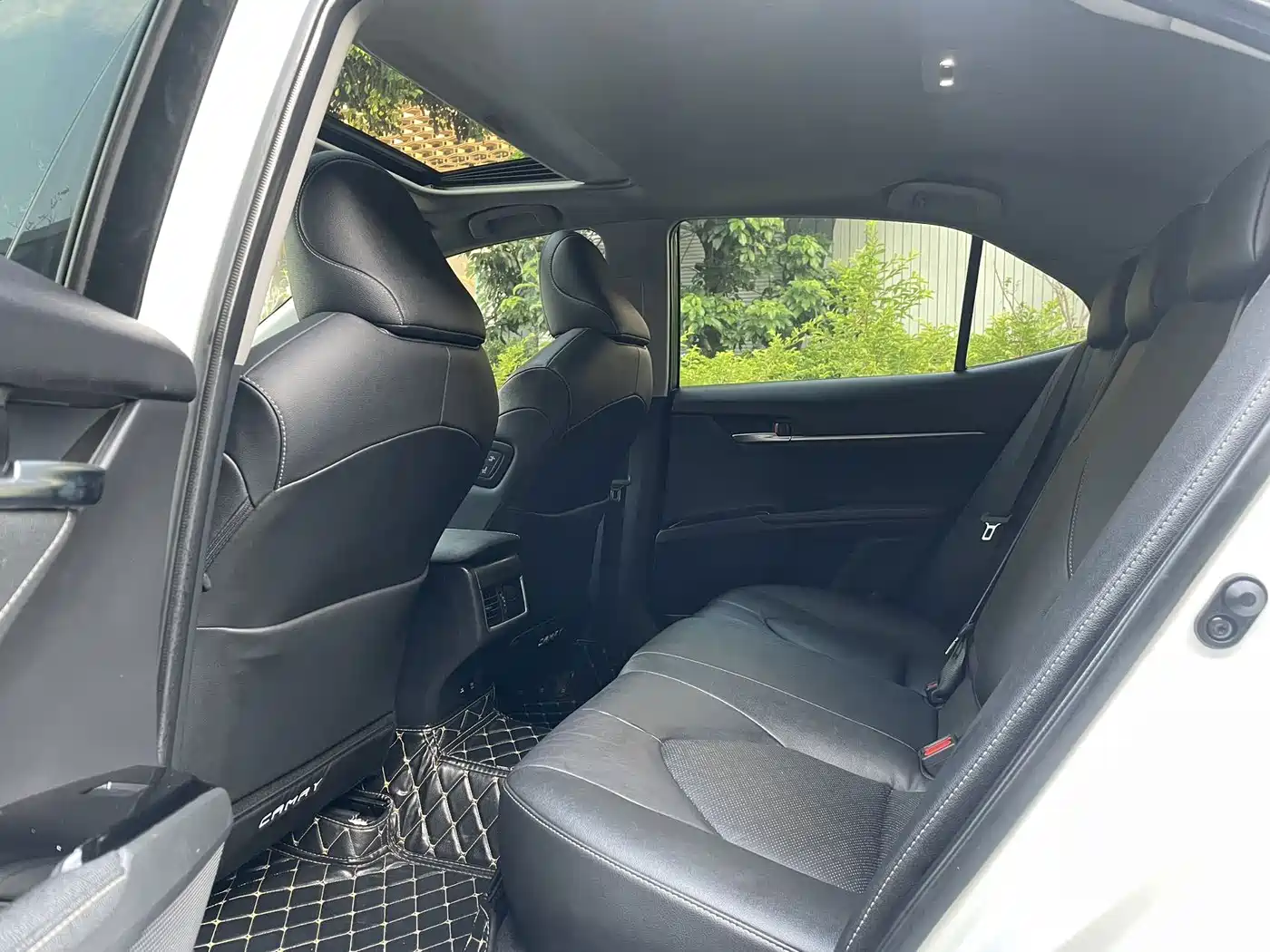 Фото 5 - Toyota Camry
