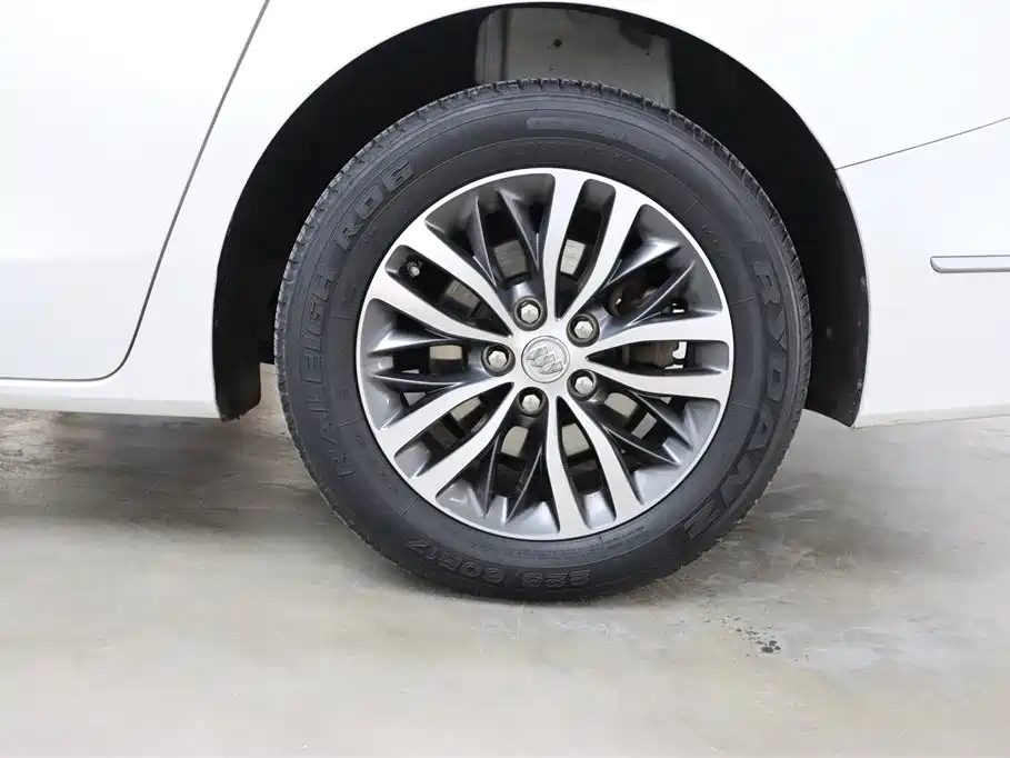 Buick GL8 2018 ES 28T Luxury Type China VI фото 30