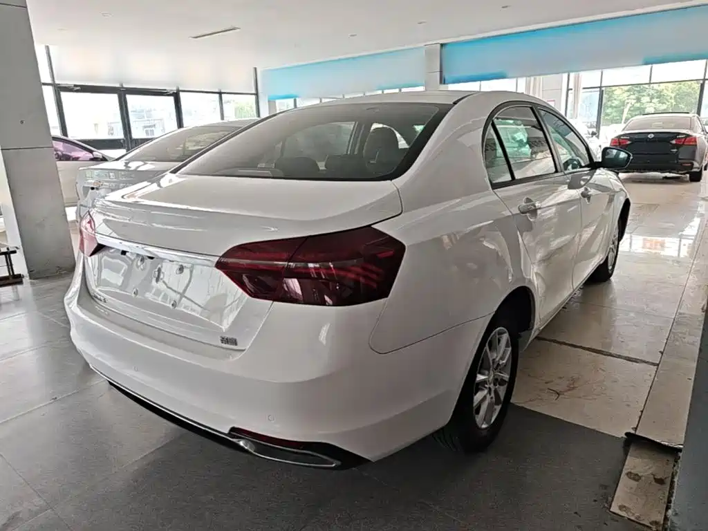 Фото 7 - Geely Emgrand