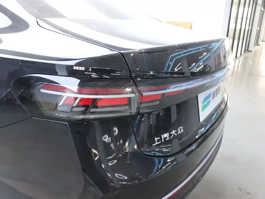 Volkswagen Passat 2025 Pro 380TSI Dragon Glory Edition фото 32