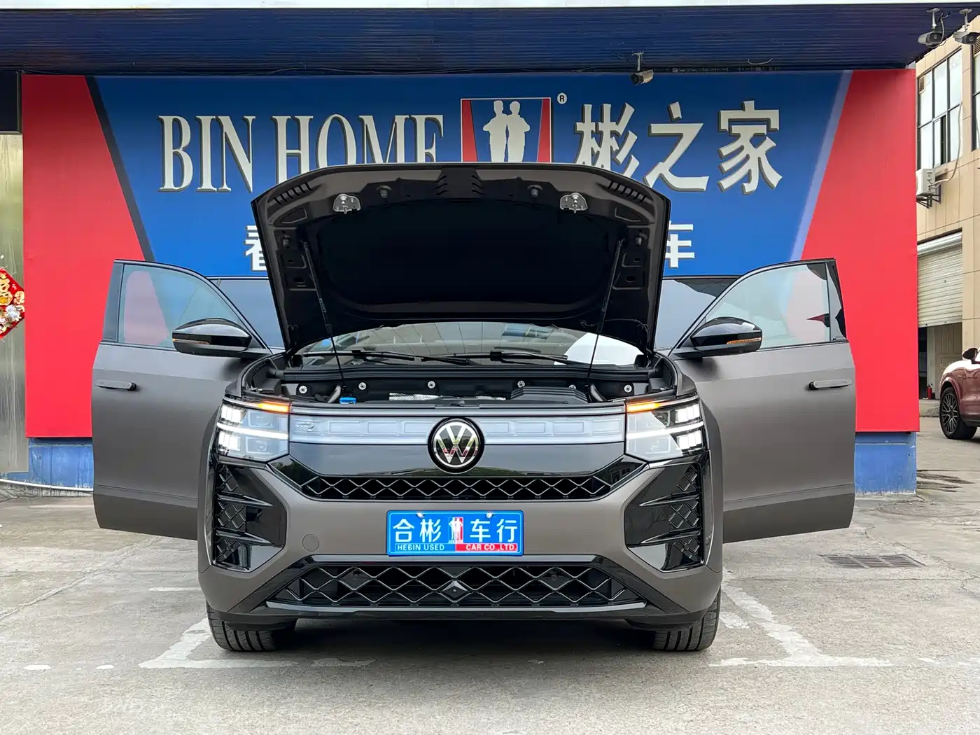 Volkswagen Teramont 2025 Teramont Pro 450TSI 4WD Summit Edition фото 23