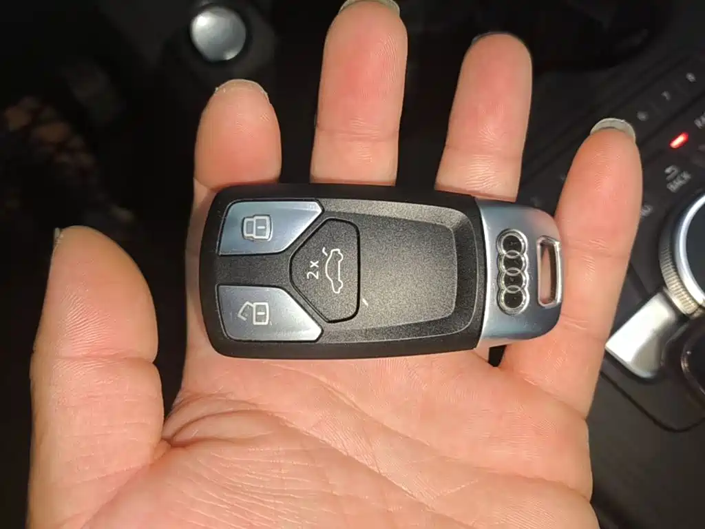 Photo 9 - Audi A4L