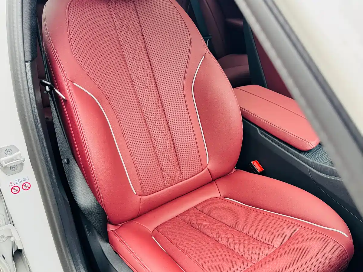 BMW 5 Series 2023 530Li Leading M Sport Package фото 22