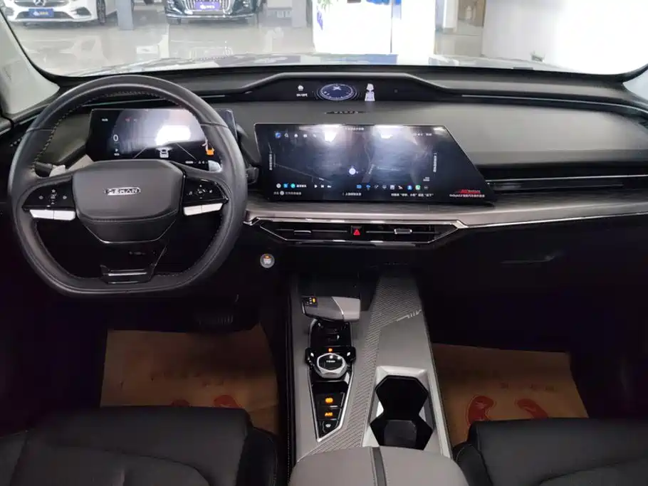Changan Oshan Z6 2023 2022 Blue Whale 1.5T DCT Intelligent Leader
