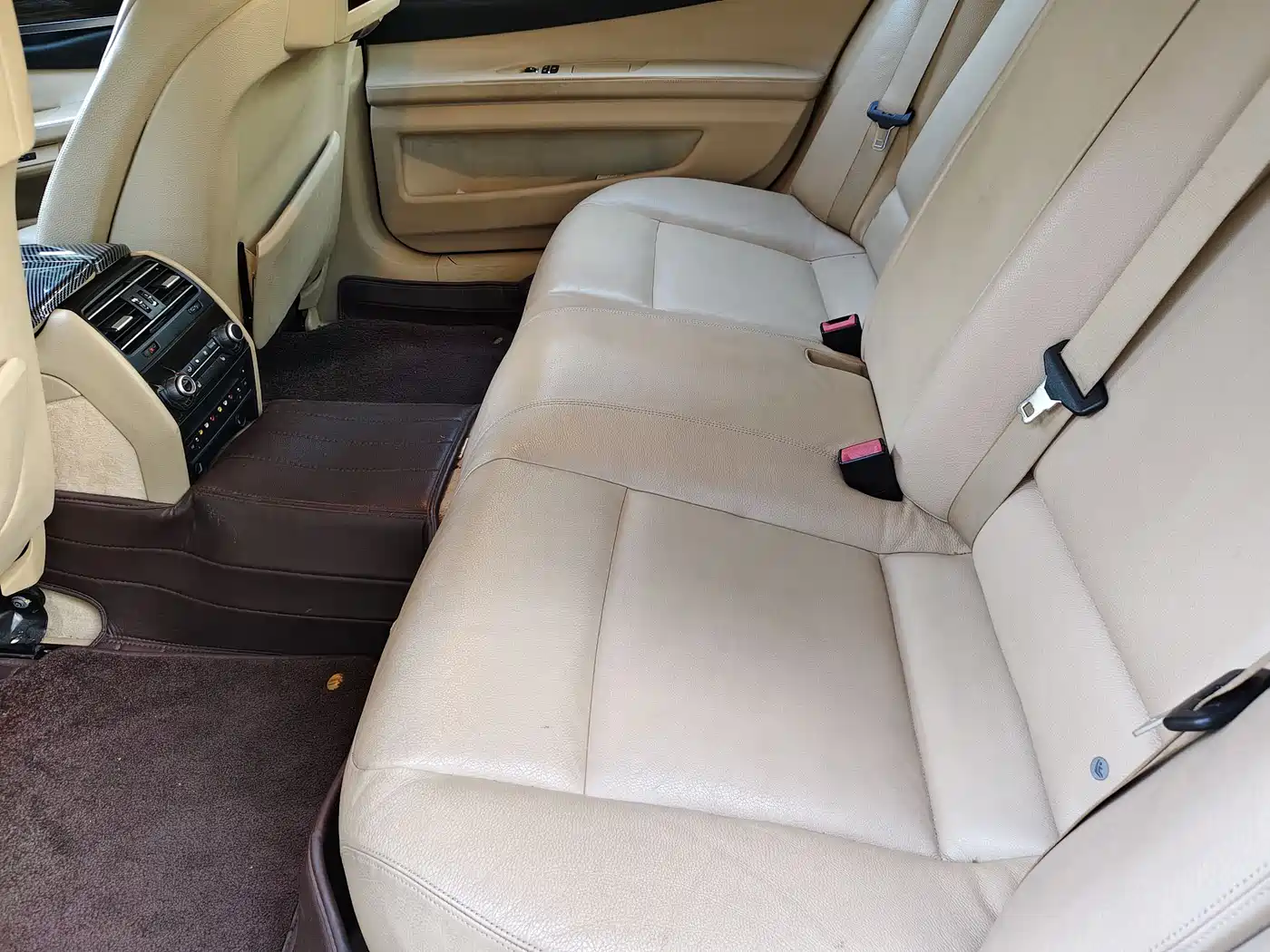 BMW 7 Series 2009 Model 740Li Leading Edition фото 8