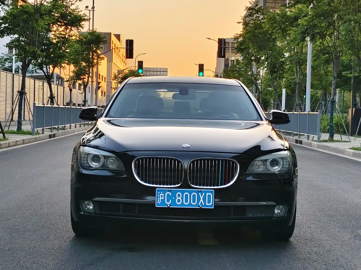 BMW 7 Series 2009 Model 740Li Leading Edition фото 2