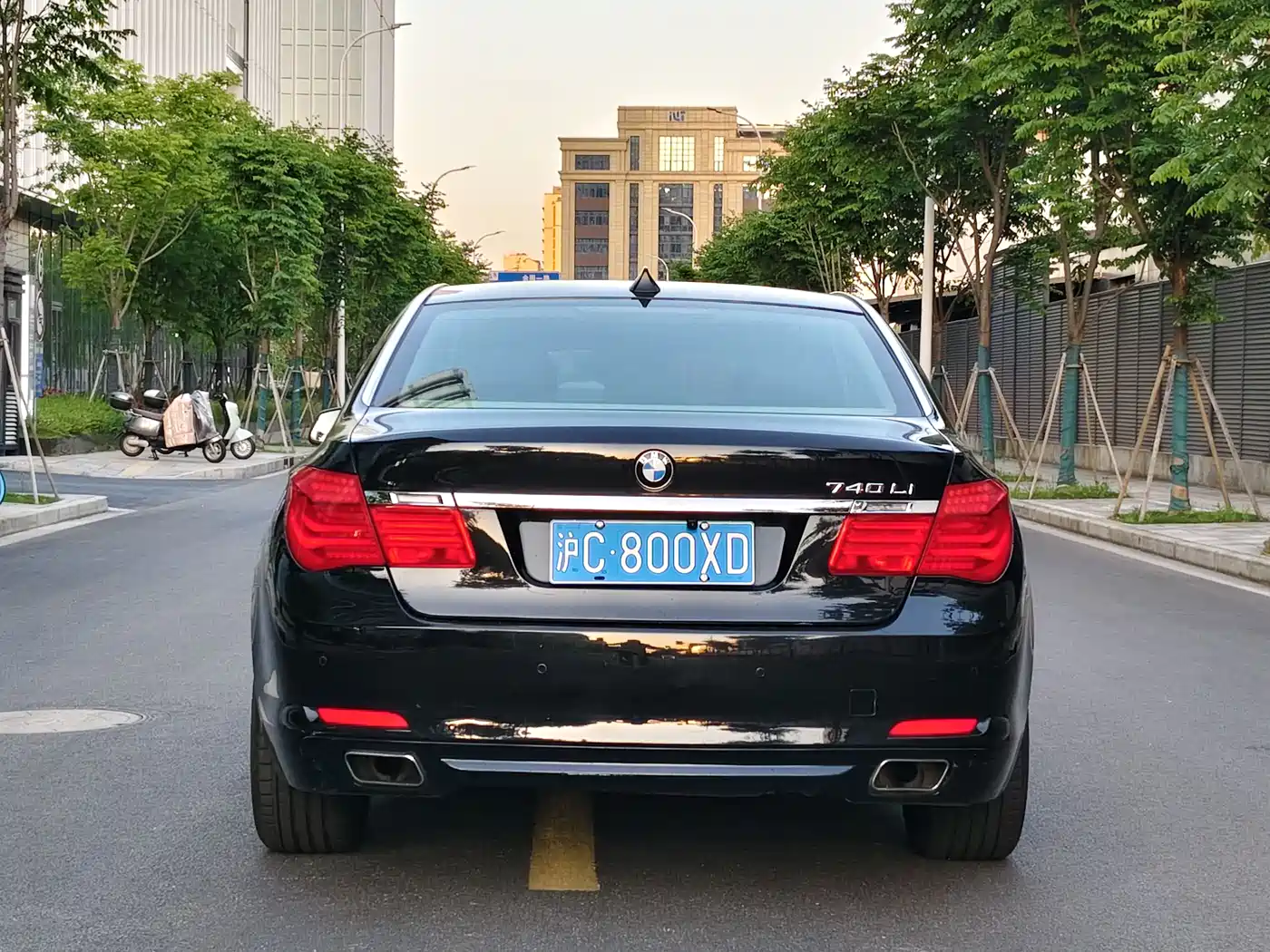 BMW 7 Series 2009 Model 740Li Leading Edition фото 5