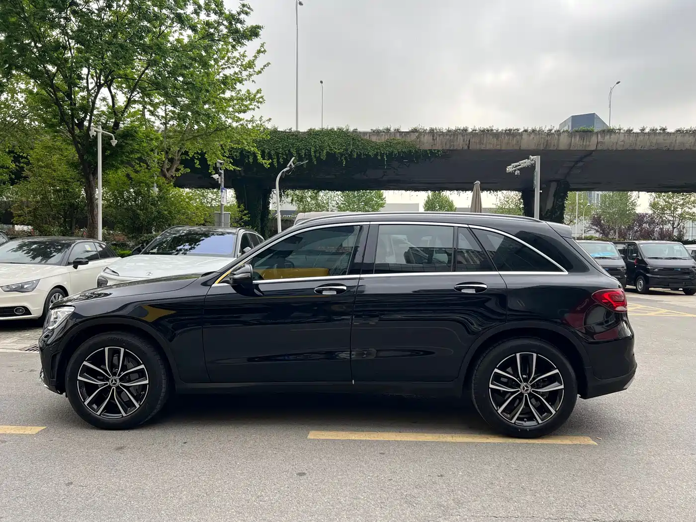 Mercedes-Benz GLC 2022 Model GLC 260 L 4MATIC Luxury Edition фото 4