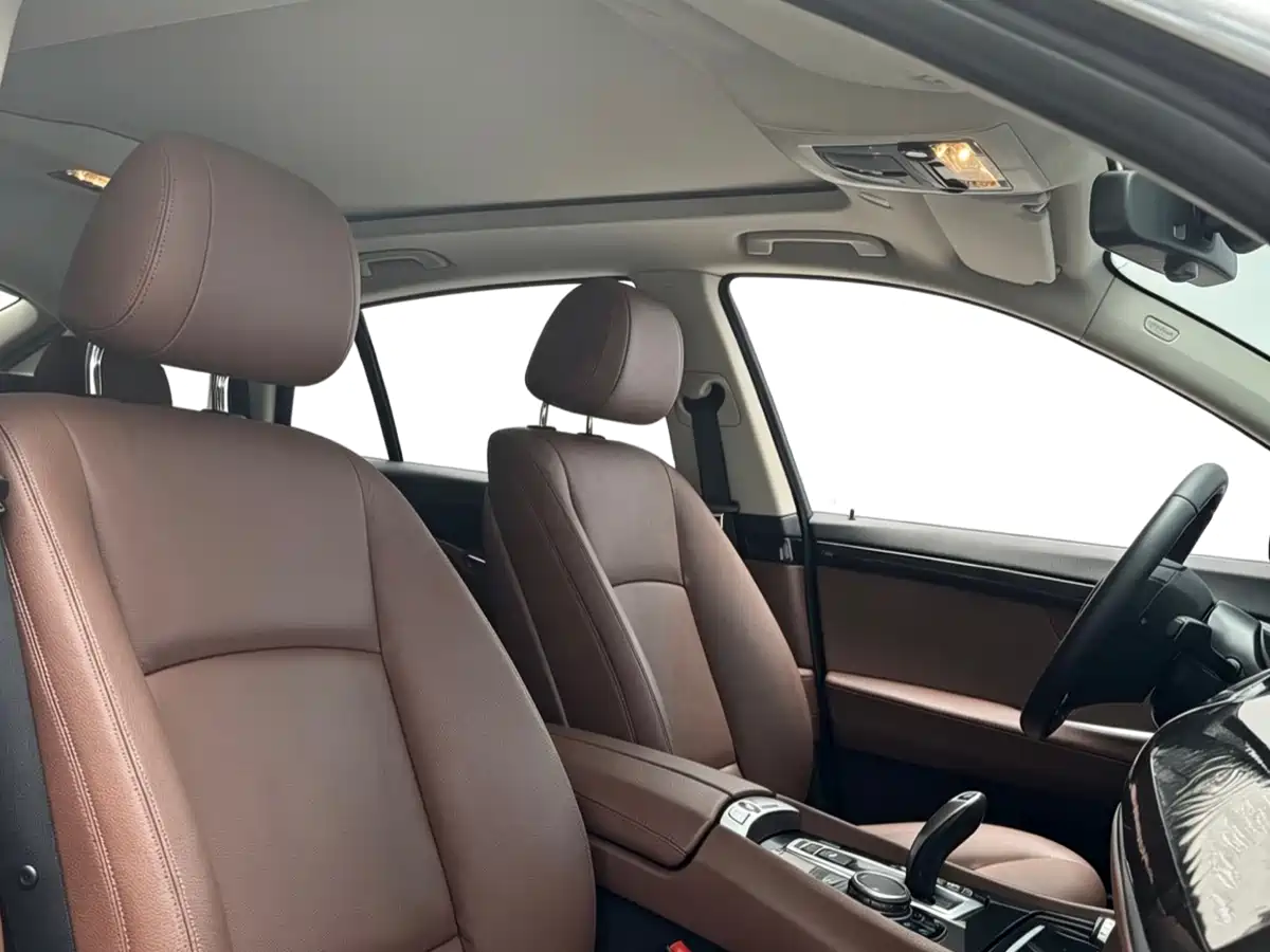 BMW 5 Series GT 2014 528i Leading фото 7