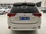 Photo 6 - Mitsubishi Outlander
