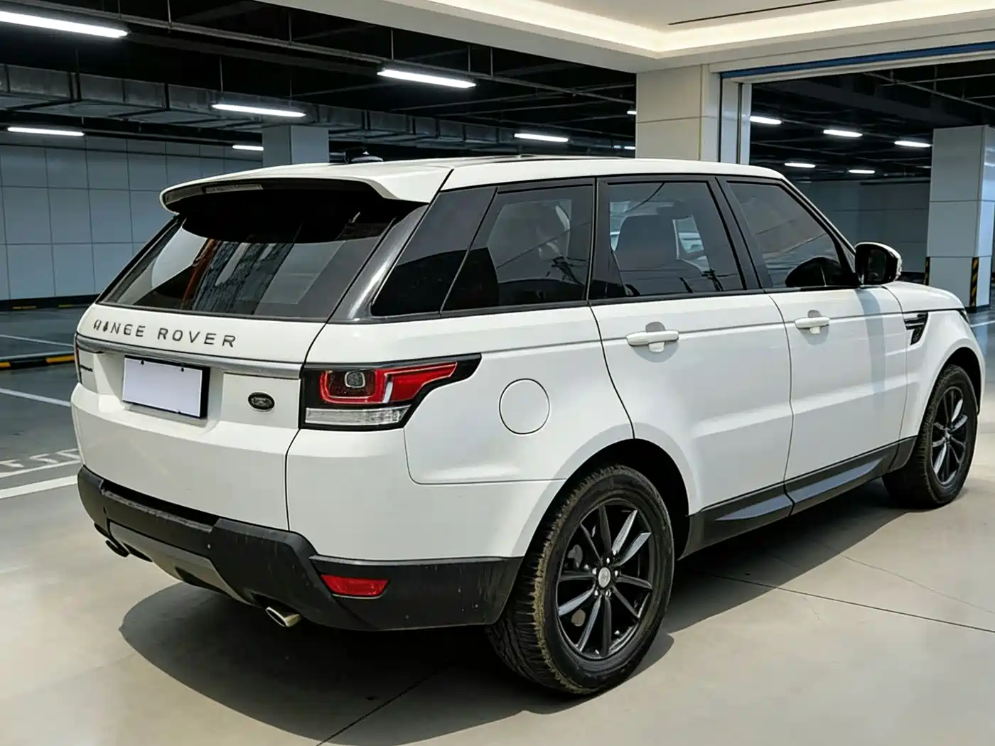 Land Rover Range Rover Sport 2016 Model 3.0 SC V6 HSE фото 9