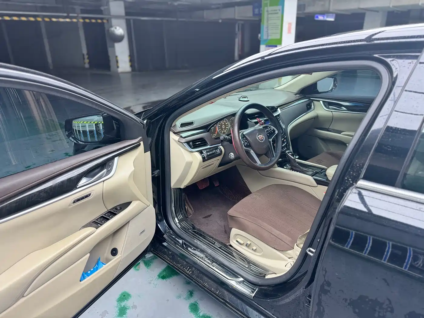 Cadillac XTS 2015 2014 28T Platinum Edition