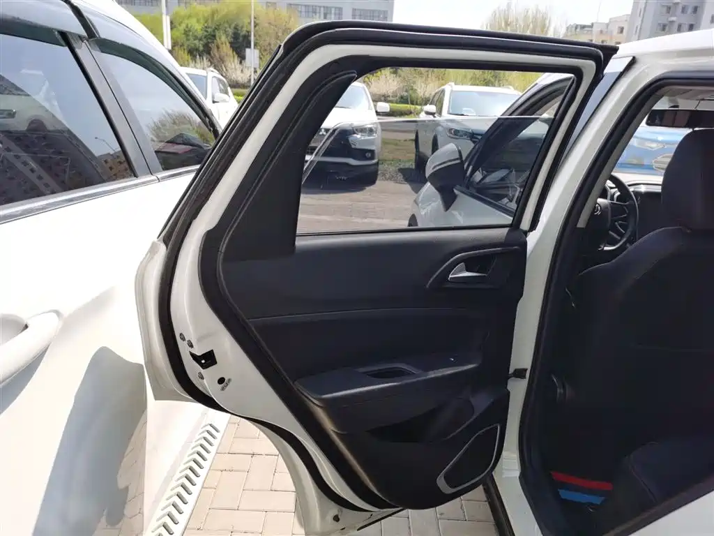 Zhonghua V3 2019 2017 1.5L Manual Comfort
