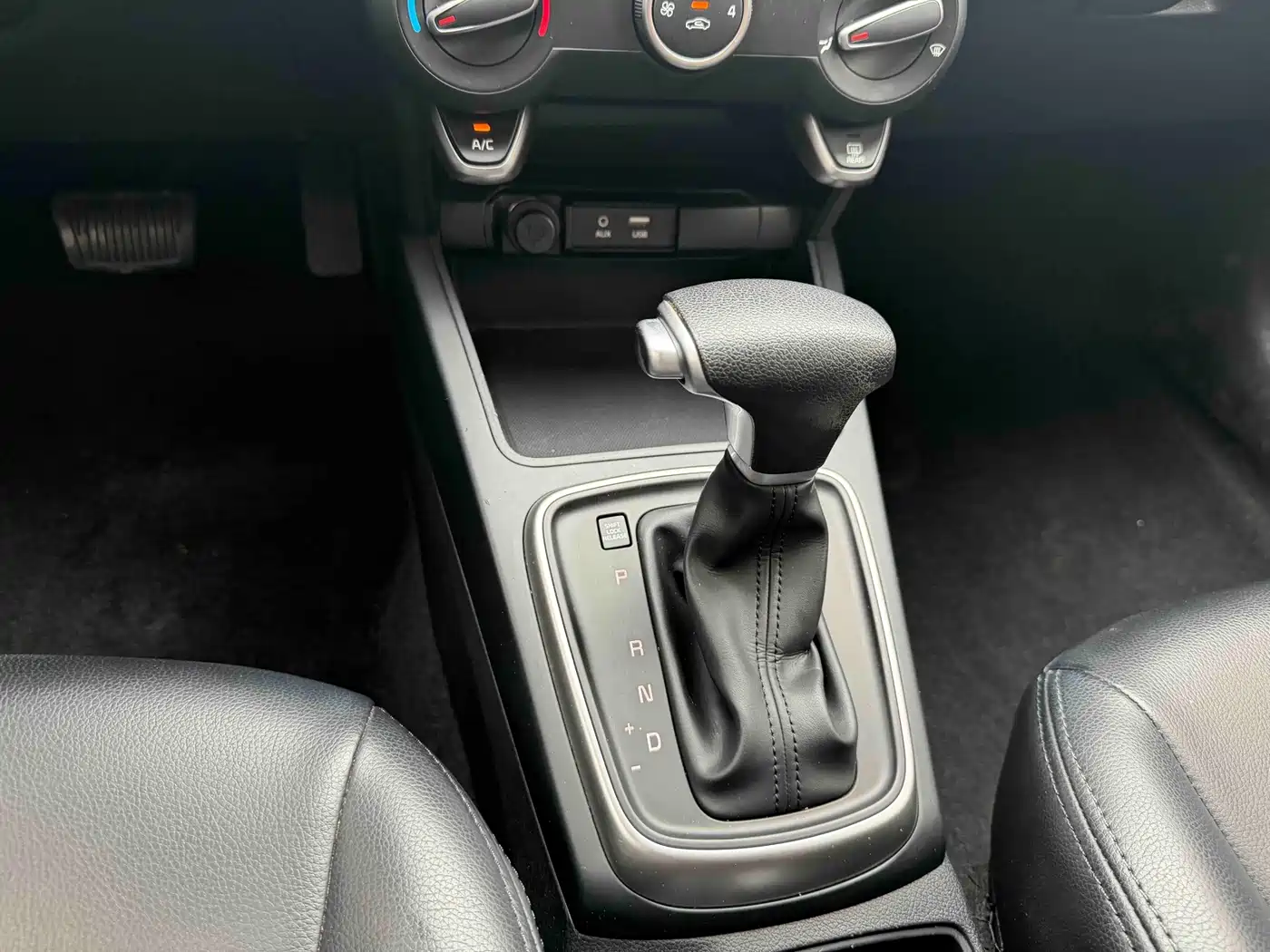 Kia K2 2017 2017 Sedan 1.4L AT GLS