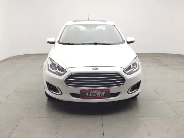 Ford Escort 2015 1.5L Automatic Fashion — фото 3