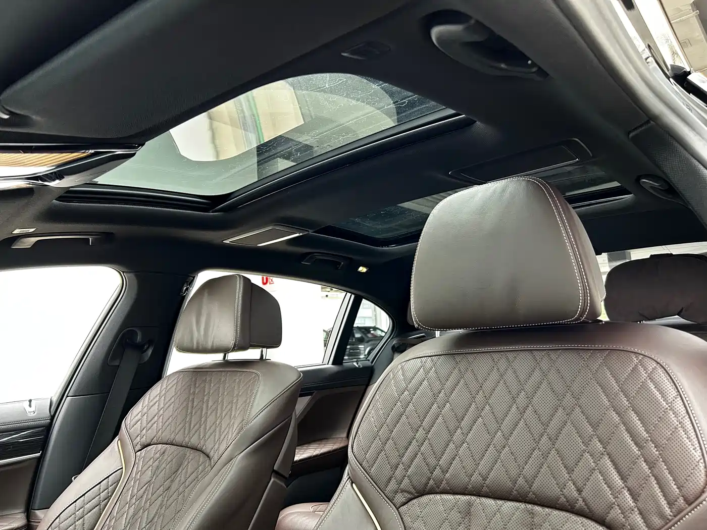 BMW 7 Series 2021 Model 730Li M Sport Package фото 11