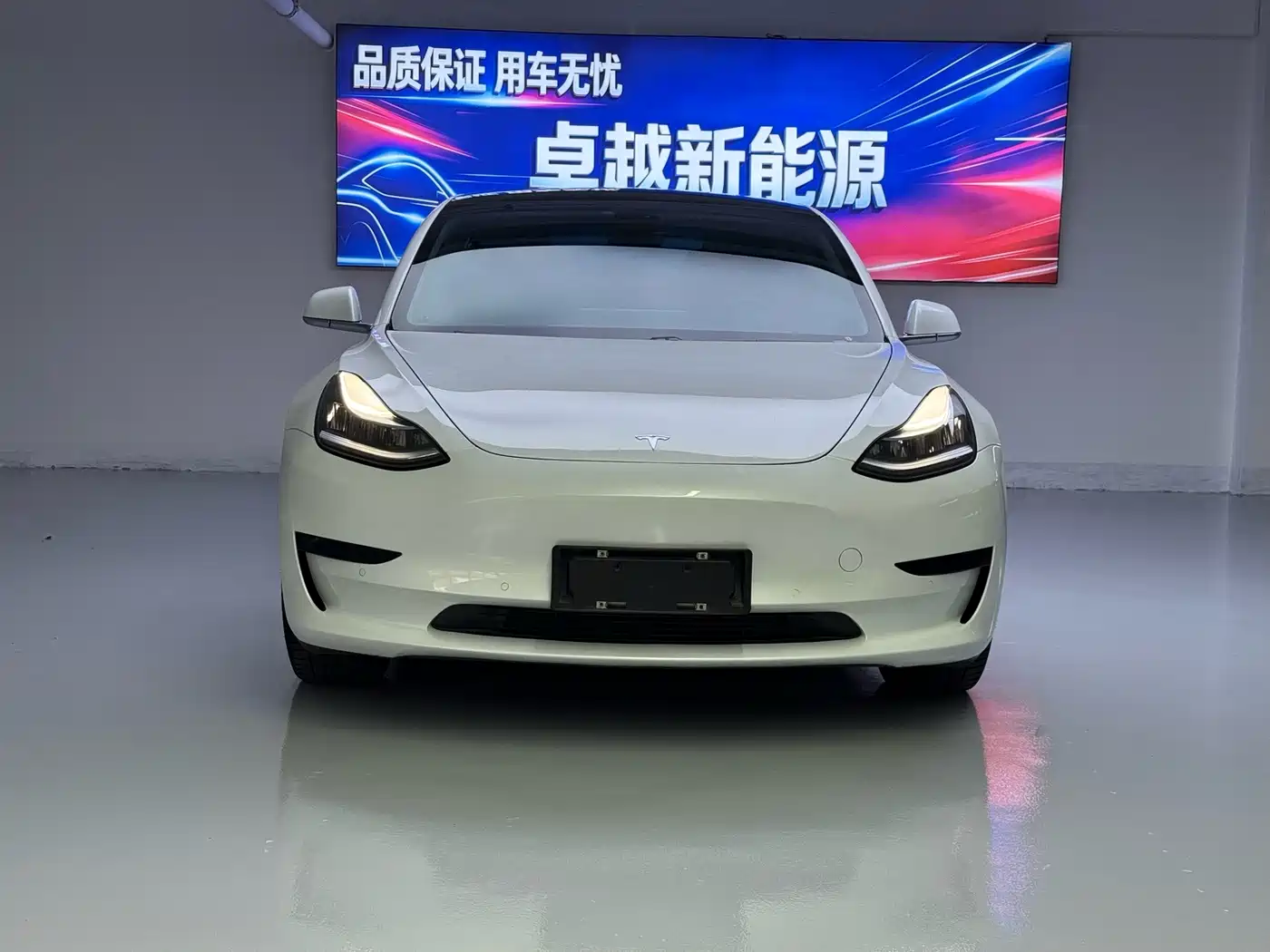 Tesla Model 3 (Import) 2019 2019 Standard Range RWD Upgraded Edition