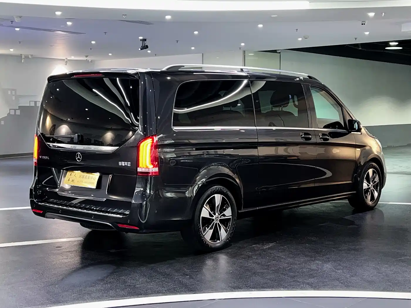 Mercedes-Benz V-Class 2020 Model V 260 L Long Wheelbase Luxury фото 16