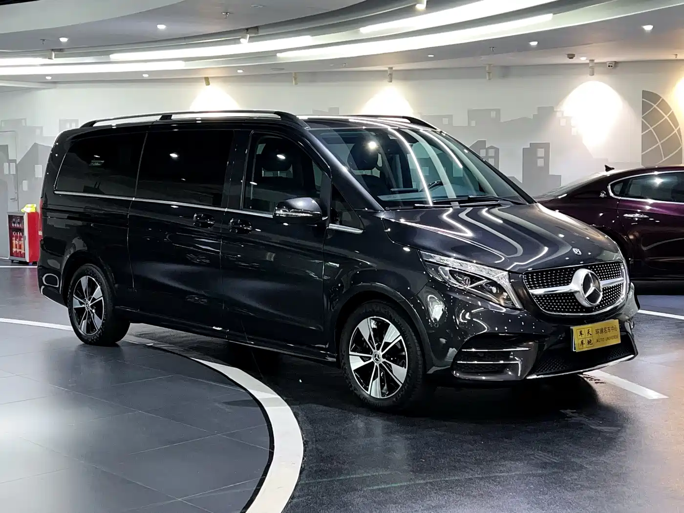Mercedes-Benz V-Class 2020 Model V 260 L Long Wheelbase Luxury фото 3