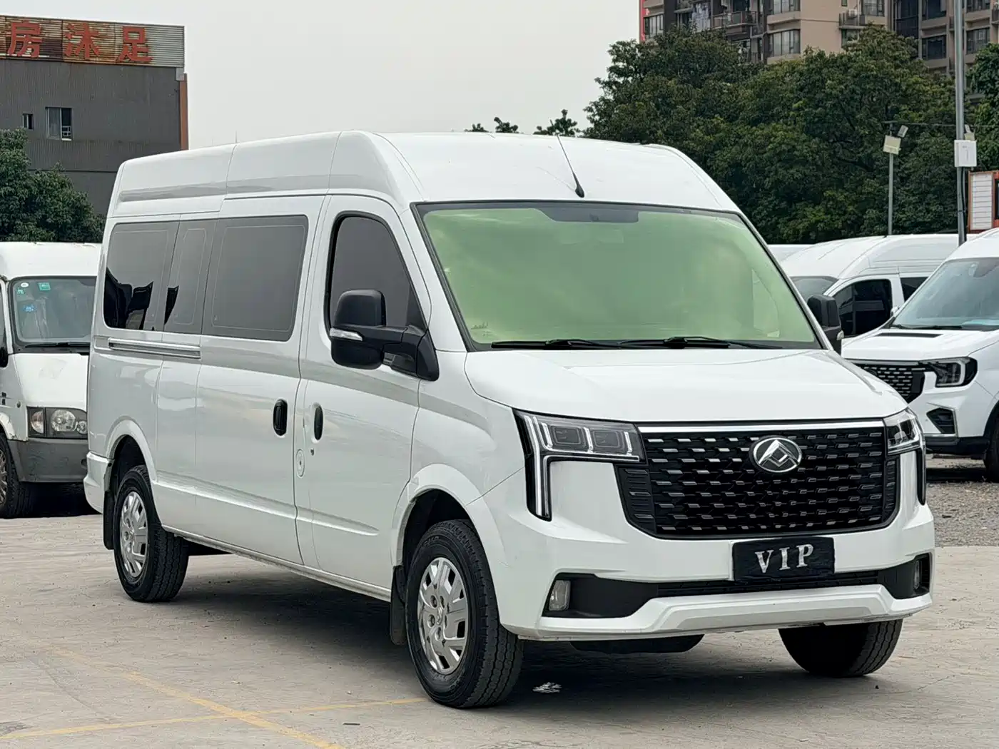 SAIC Maxus Xintu V80 2024 Aoyun Value Edition 6AMT Long Wheelbase Medium Roof 127Ps 6/7/8/9 Seats фото 3