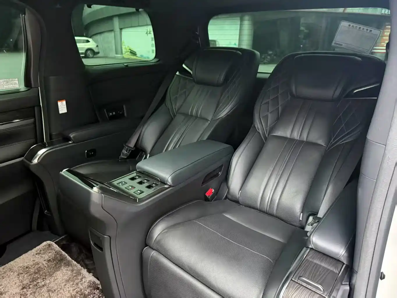 Lexus LM 2020 2020 300h 4-Seat Imperial Edition