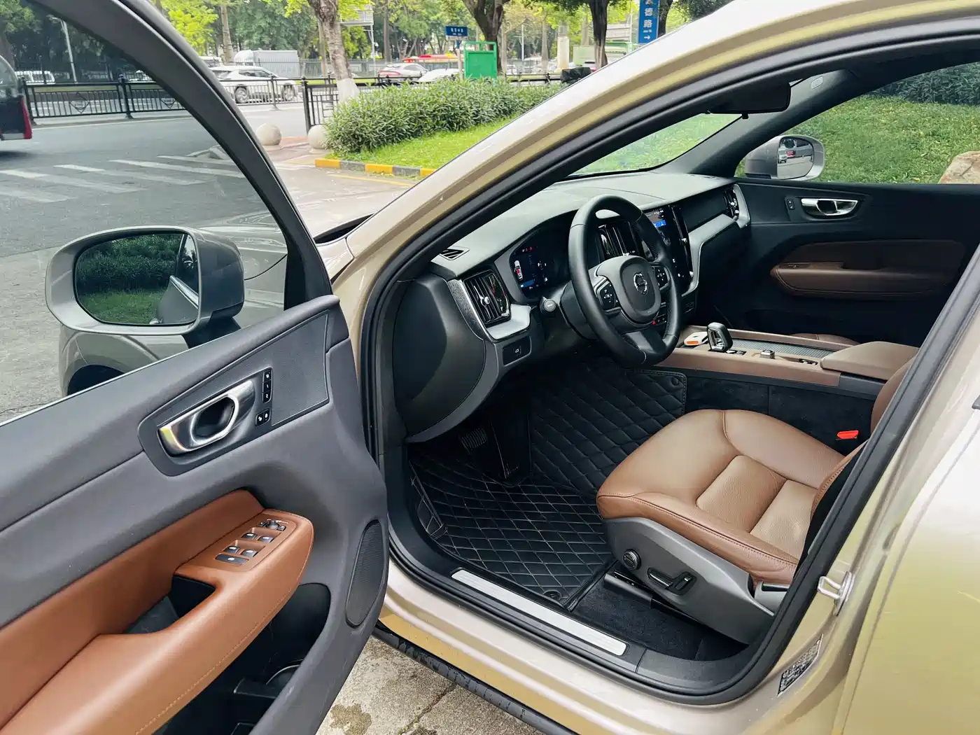 Volvo XC60 2025 2025 B5 AWD Smart Luxury Edition