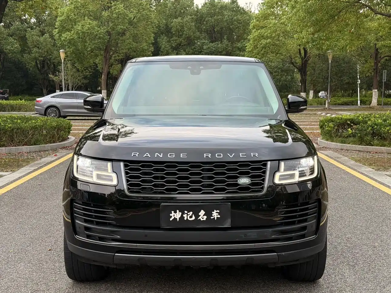 Photo 2 - Land Rover Range Rover