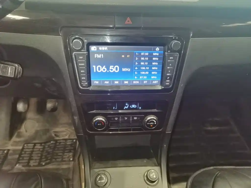 Dongfeng Fengguang Fengguang 370 2017 2016 1.5L Manual Luxury SFG15-05 7-Seat