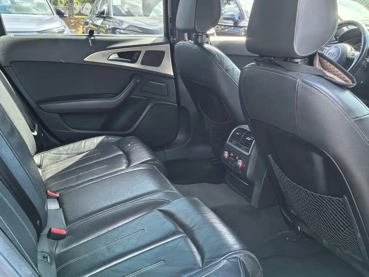 Фото 6 - Audi A6L
