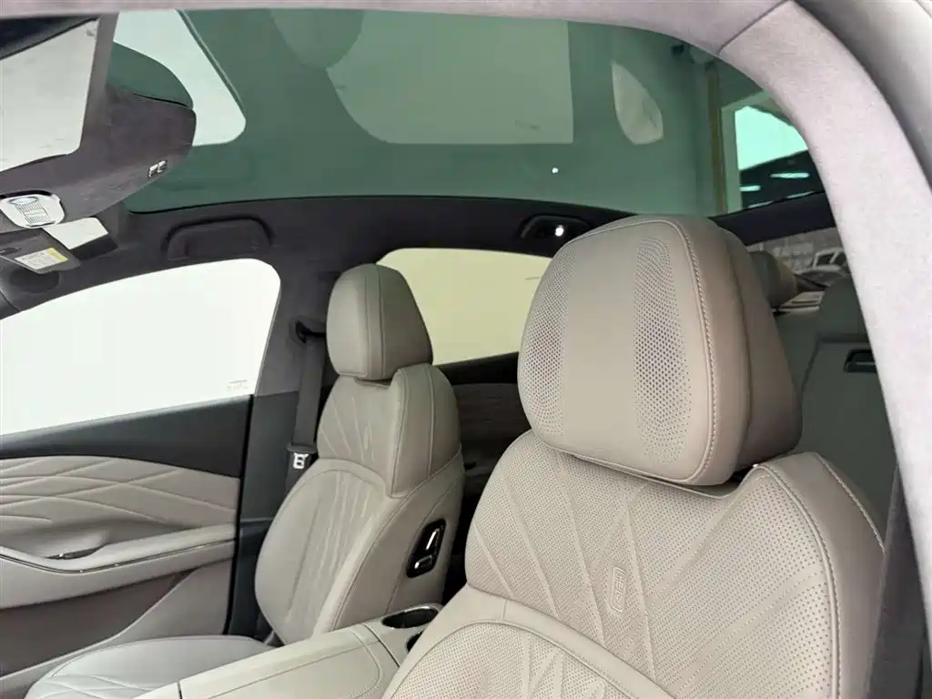 GEELY GALAXY GALAXY SPARKLE 8