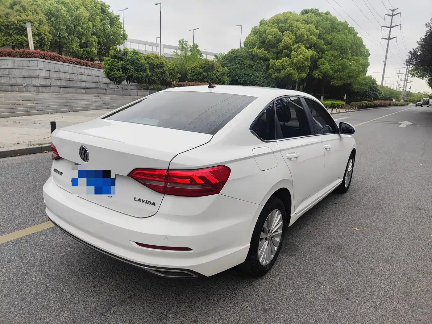 Volkswagen Lavida 2021 1.5L Auto Comfort Edition фото 4