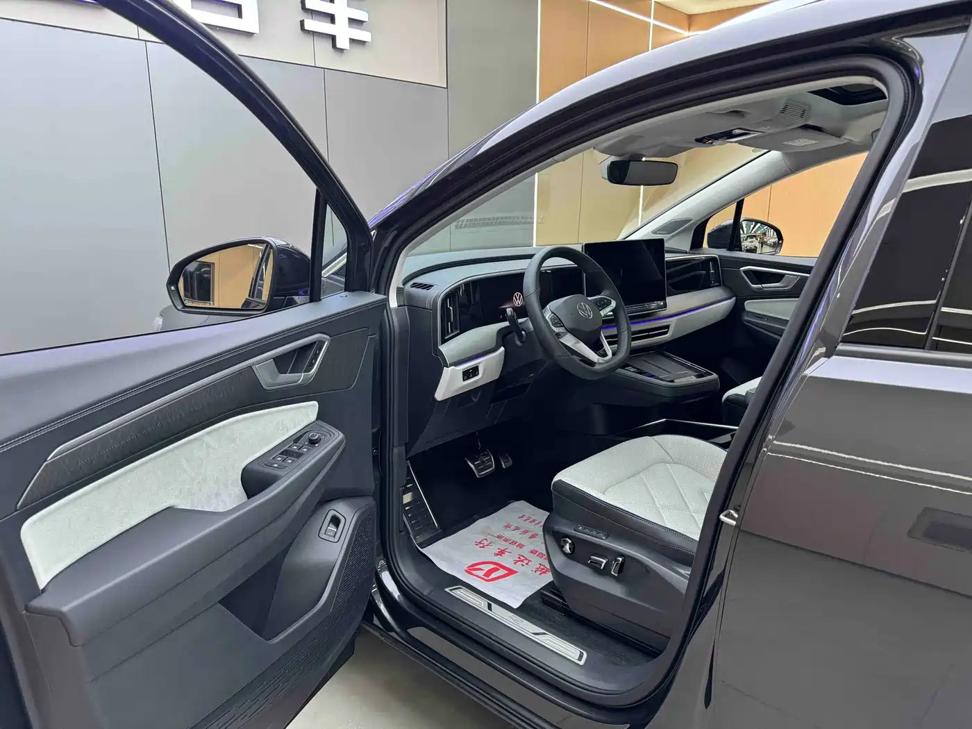 Volkswagen Talagon 2025 450TSI R-Line 6-Seater фото 7