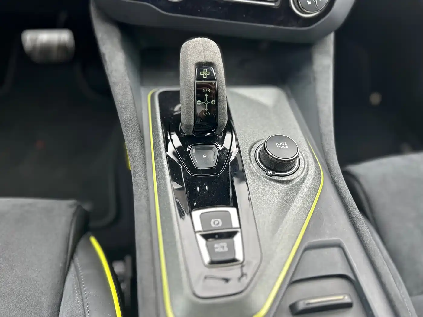 Lynk & Co 03 2021 03+ 2.0TD Auto Wind Rider Edition фото 25