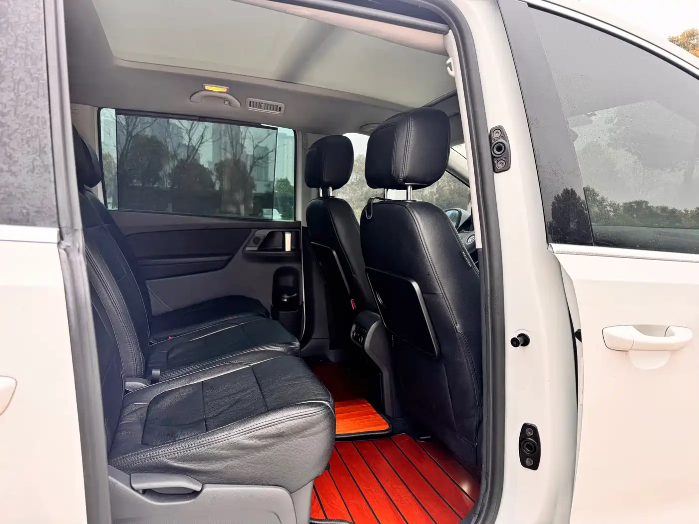 Volkswagen Sharan 2015 1.8TSI Comfort фото 13