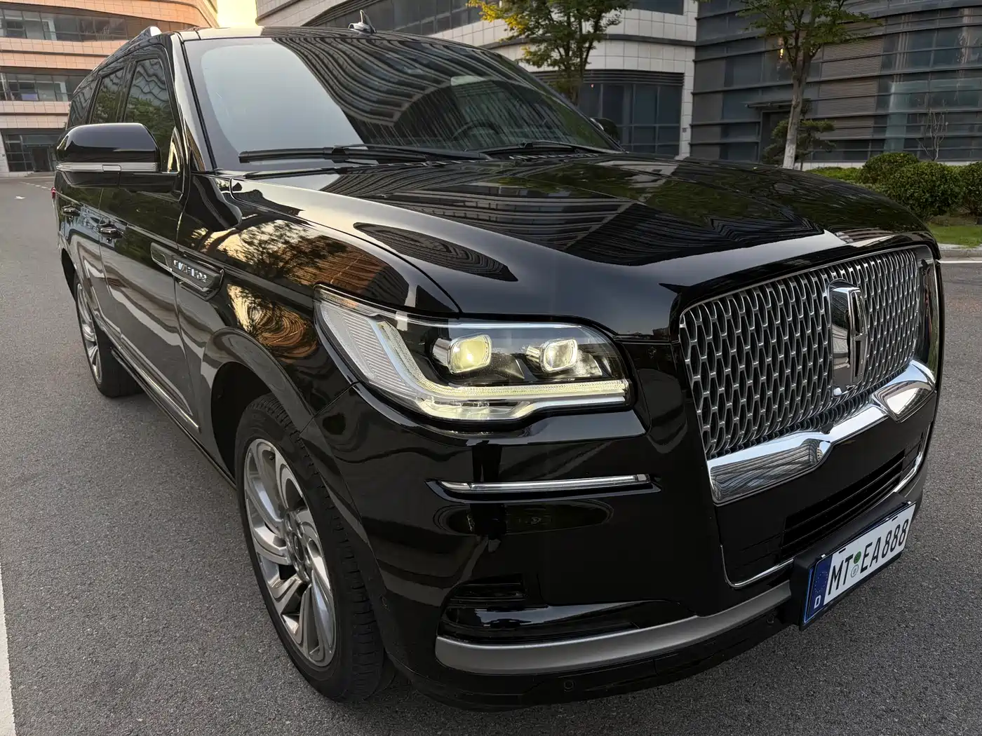 LINCOLN NAVIGATOR