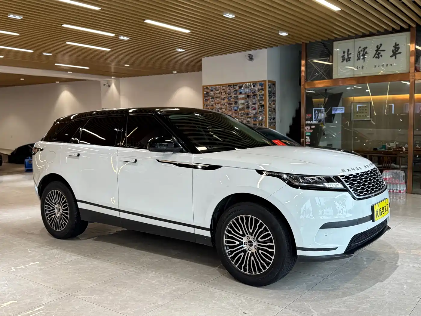 Land Rover Range Rover Velar 2020 P250 фото 3