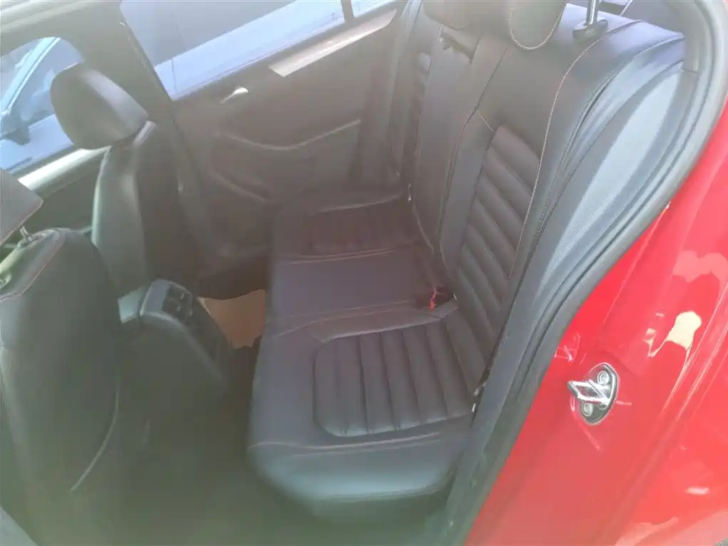Volkswagen Sagitar 2013 2.0TSI GLI фото 14