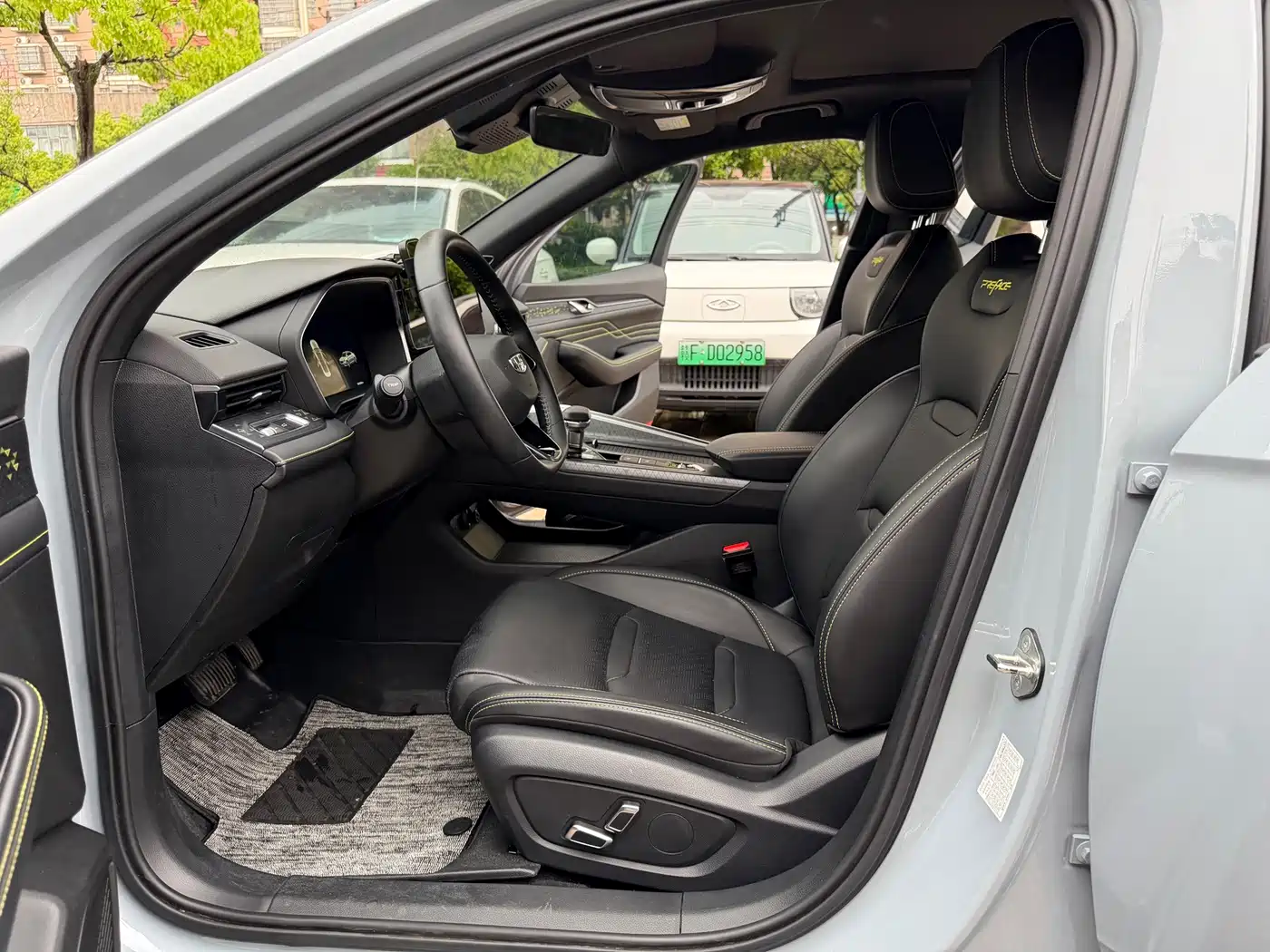 Фото 4 - Geely Preface