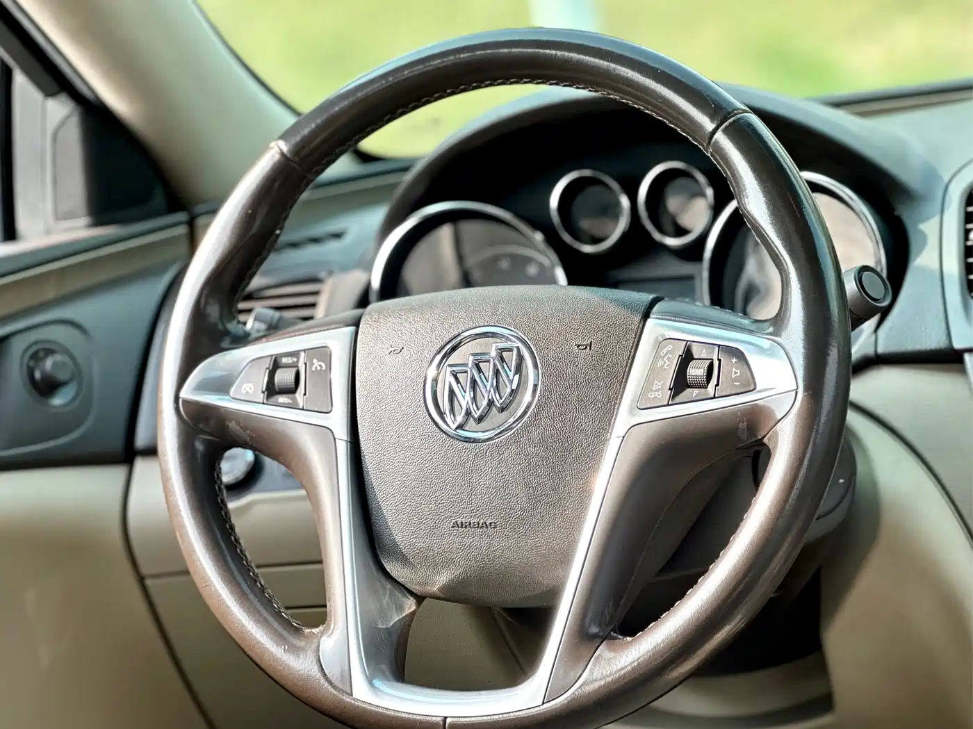 Buick Regal 2010 2.0L Expo Edition фото 37
