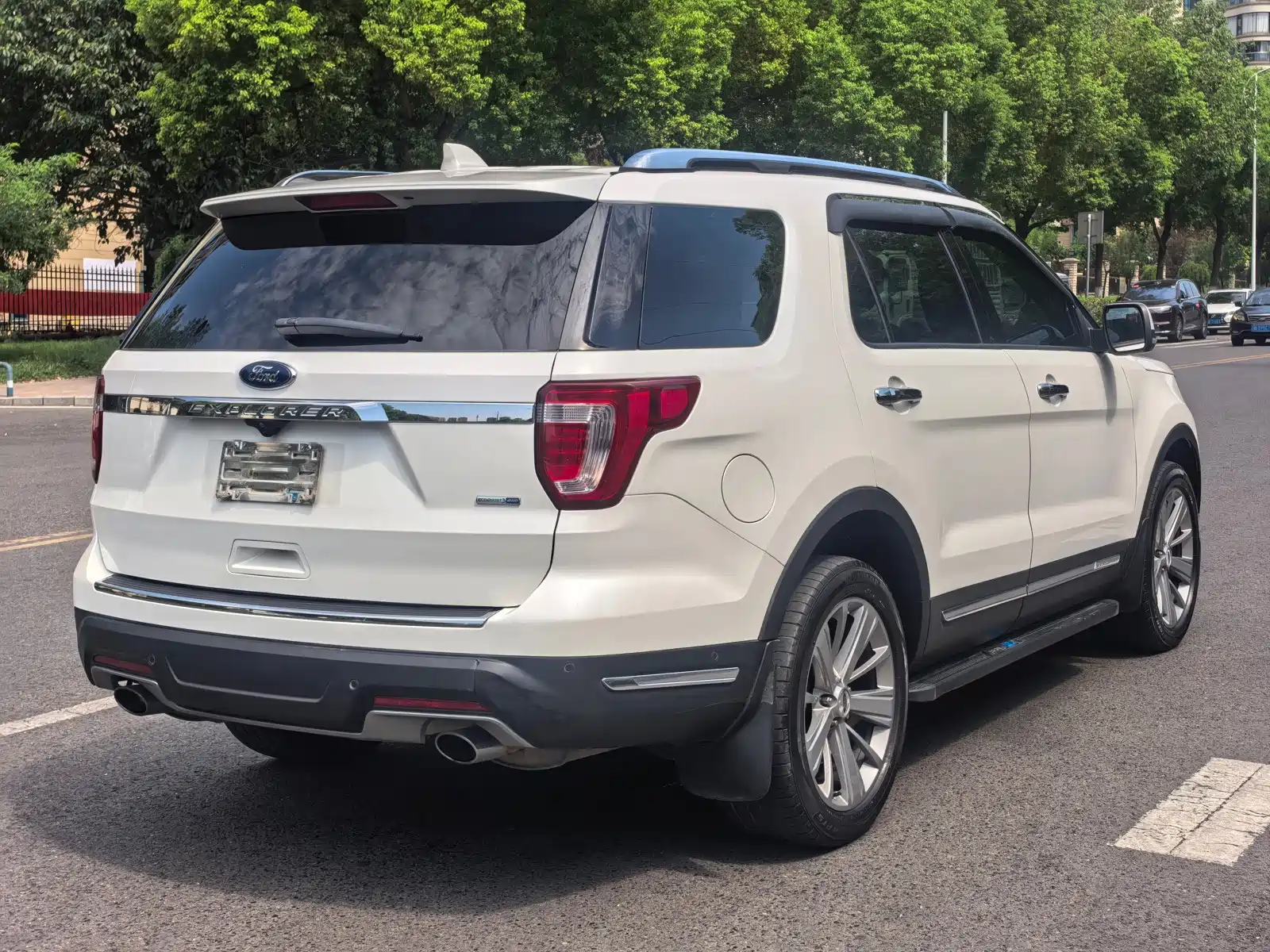 Фото 9 - Ford Explorer (Import)