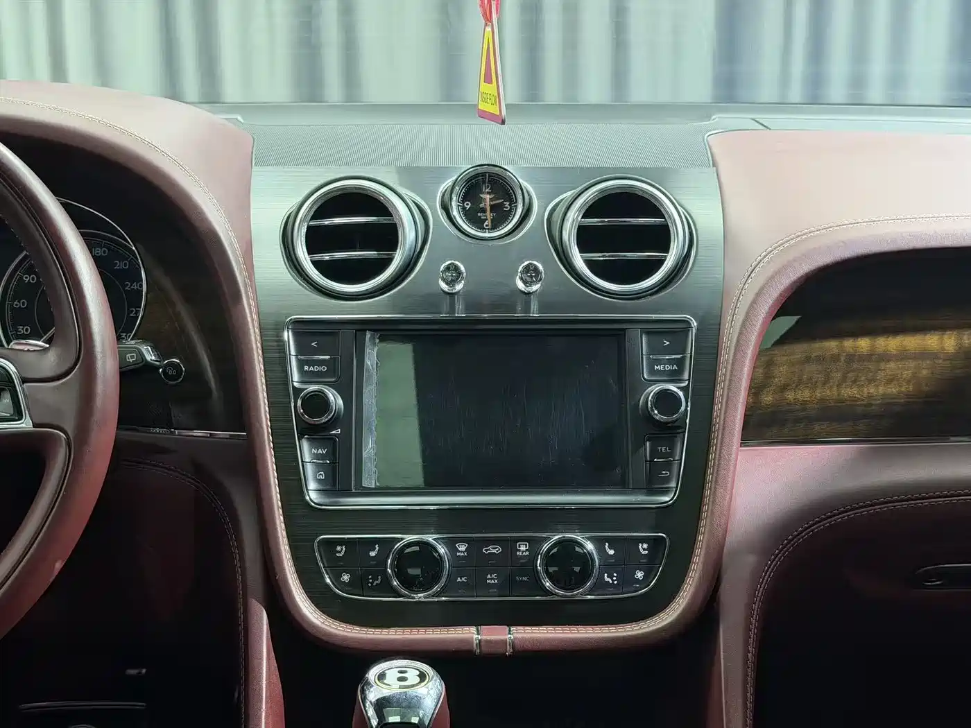 BENTLEY TIMYUE PLUG IN HYBRID