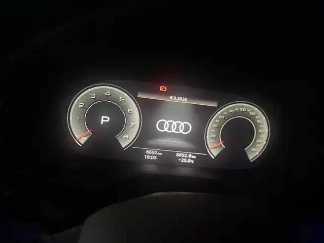 Audi Q5L 2025 40 TFSI Luxury Dynamic — фото 4