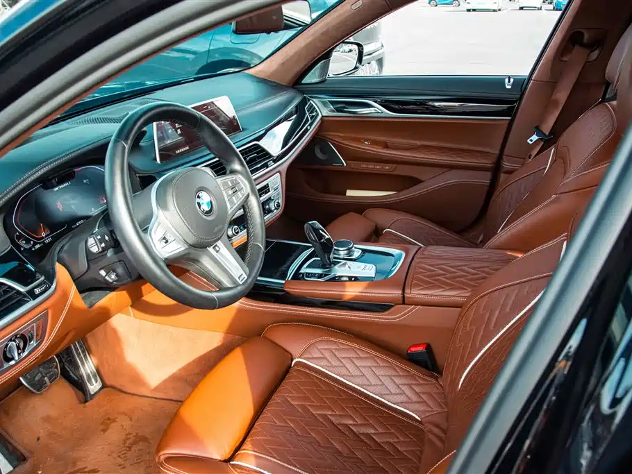 BMW 7 Series 2019 740Li xDrive Executive M Sport Package фото 9